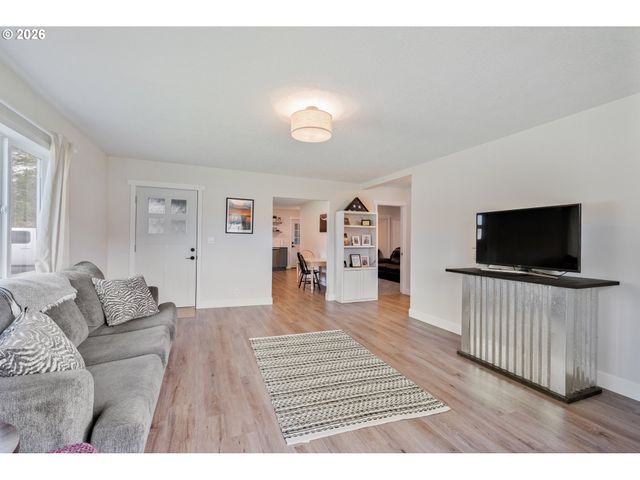 1239 ROSE VALLEY Rd, Kelso, WA 98626