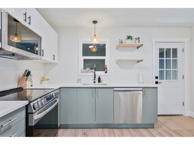 1239 ROSE VALLEY Rd, Kelso, WA 98626