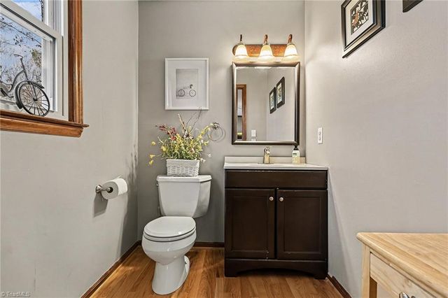 731 Barrington Park Circle, Kernersville, NC 27284