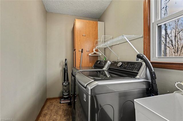 731 Barrington Park Circle, Kernersville, NC 27284