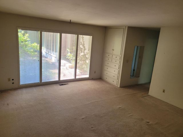 4247 Mapel Ln, Carmichael, CA 95608
