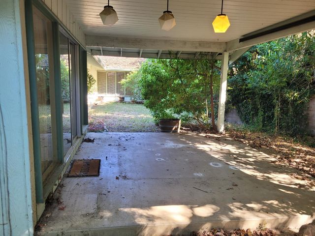 4247 Mapel Ln, Carmichael, CA 95608