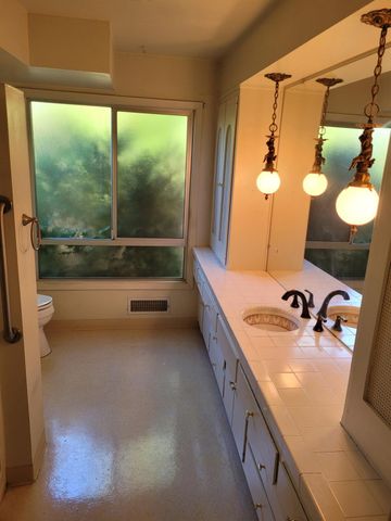 4247 Mapel Ln, Carmichael, CA 95608