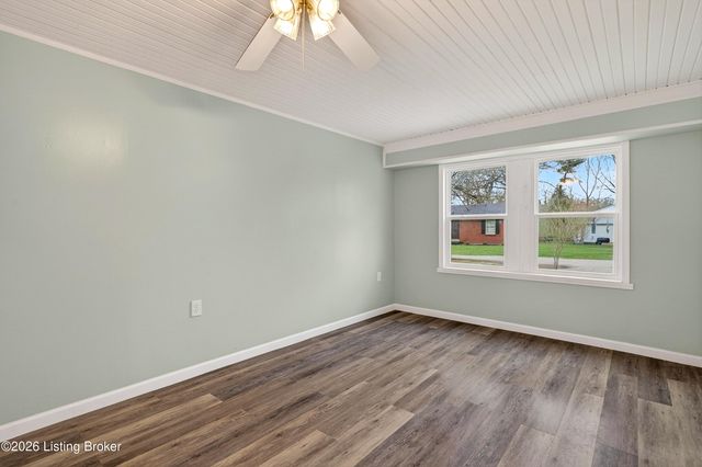 213 Odell Ct, Taylorsville, KY 40071