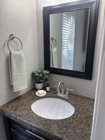 5008 Edgewater Drive, Rowlett, TX 75088