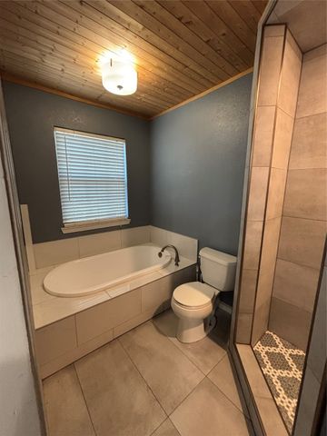 5008 Edgewater Drive, Rowlett, TX 75088