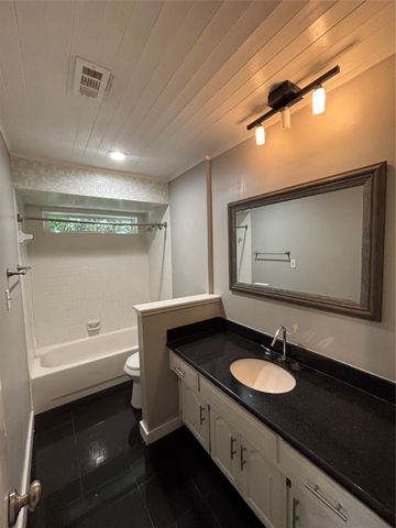 5008 Edgewater Drive, Rowlett, TX 75088