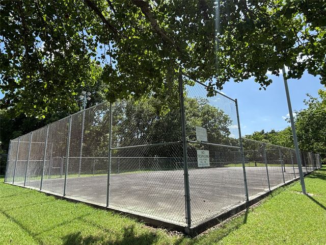 5008 Edgewater Drive, Rowlett, TX 75088