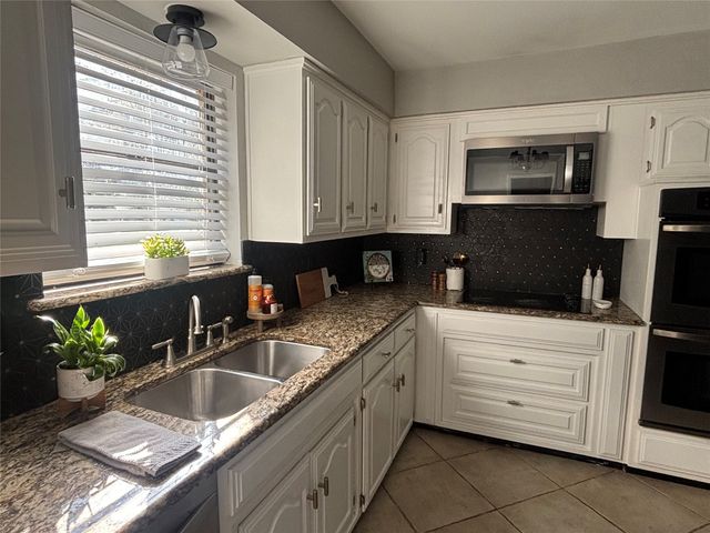 5008 Edgewater Drive, Rowlett, TX 75088