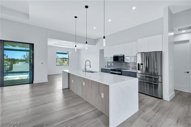 3304 Kismet PKY W, Cape Coral, FL 33993