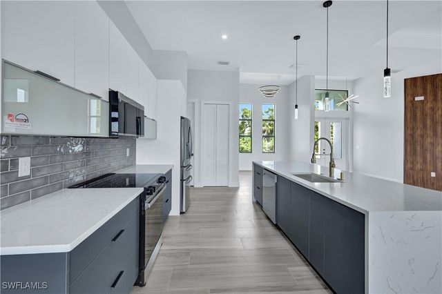 3304 Kismet PKY W, Cape Coral, FL 33993