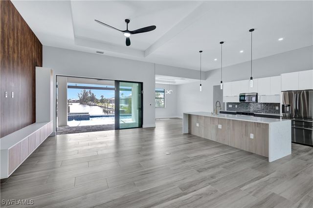 3304 Kismet PKY W, Cape Coral, FL 33993