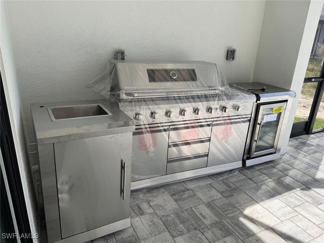 3304 Kismet PKY W, Cape Coral, FL 33993