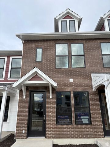 11321 S LAKE RUN RD, South Jordan, UT 84009