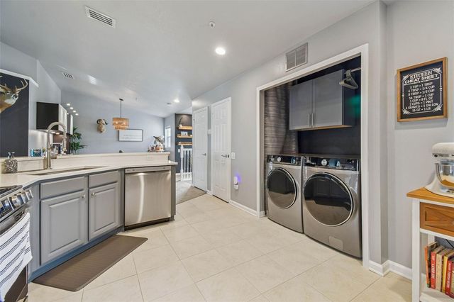 2013 SANTA CATALINA LANE, Riverview, FL 33578