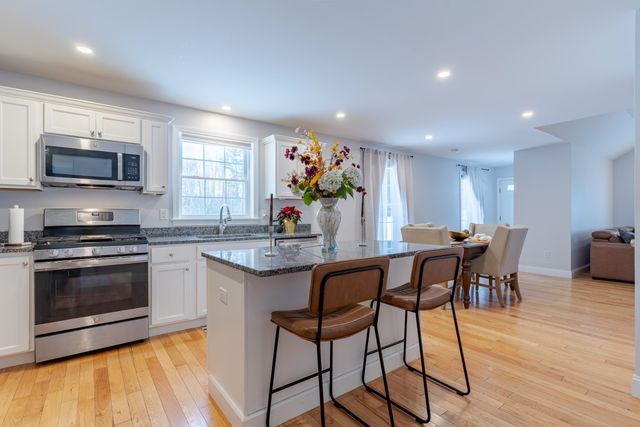 113 Crawley Falls Rd Unit 3, Brentwood, NH 03833