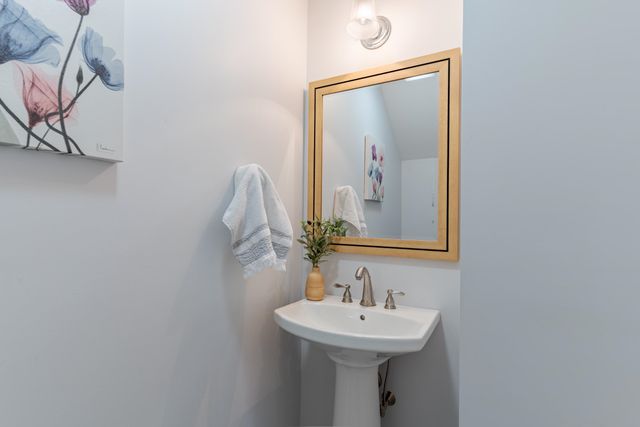 113 Crawley Falls Rd Unit 3, Brentwood, NH 03833