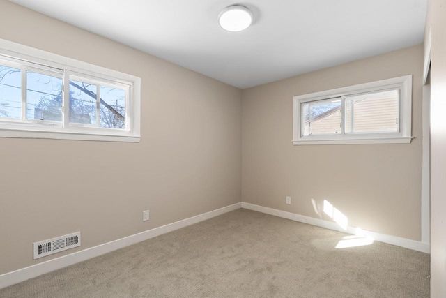 1001 E Doty PLACE, Milwaukee, WI 53207