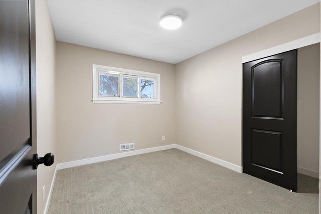 1001 E Doty PLACE, Milwaukee, WI 53207