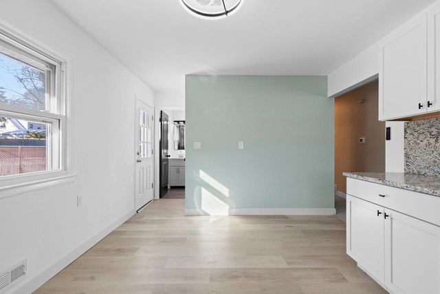 1001 E Doty PLACE, Milwaukee, WI 53207