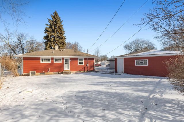 1001 E Doty PLACE, Milwaukee, WI 53207