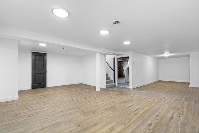 1001 E Doty PLACE, Milwaukee, WI 53207