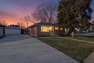 1001 E Doty PLACE, Milwaukee, WI 53207