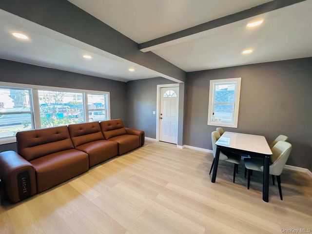 14-11 Cross Bay Boulevard, Broad Channel, NY 11693