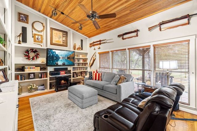 257 Encino Loop, Kerrville, TX 78028
