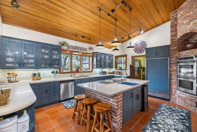 257 Encino Loop, Kerrville, TX 78028