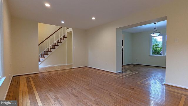 1835 BATTEN HOLLOW RD, Vienna, VA 22182