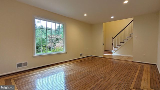 1835 BATTEN HOLLOW RD, Vienna, VA 22182