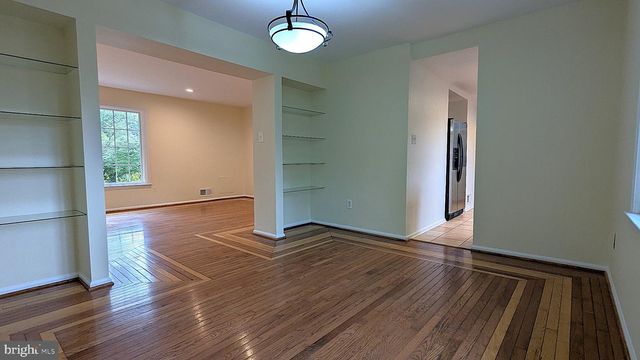 1835 BATTEN HOLLOW RD, Vienna, VA 22182
