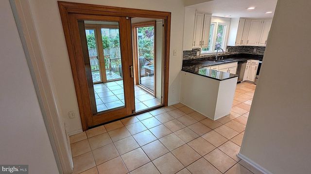 1835 BATTEN HOLLOW RD, Vienna, VA 22182