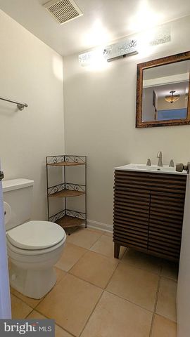 1835 BATTEN HOLLOW RD, Vienna, VA 22182