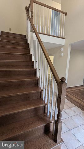 1835 BATTEN HOLLOW RD, Vienna, VA 22182