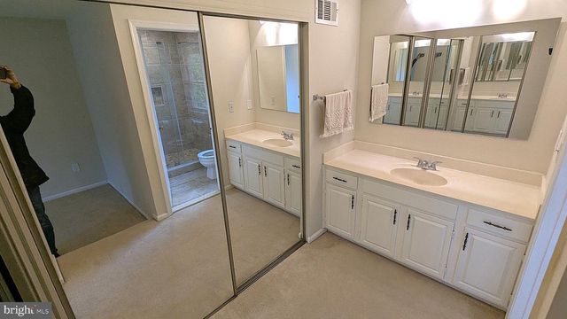 1835 BATTEN HOLLOW RD, Vienna, VA 22182