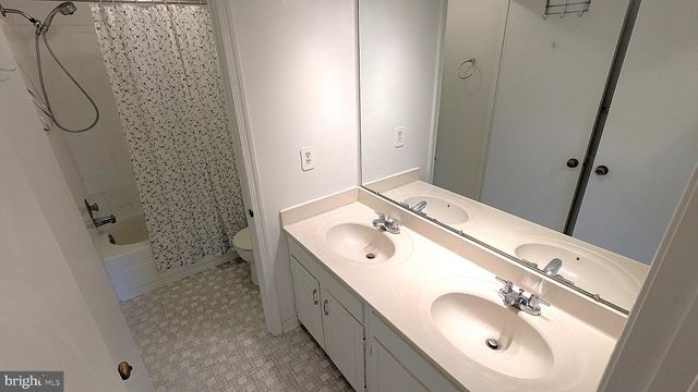 1835 BATTEN HOLLOW RD, Vienna, VA 22182