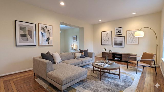 1835 BATTEN HOLLOW RD, Vienna, VA 22182