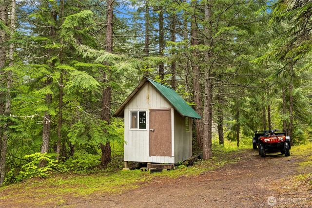 4771 Kachess Lake Road, Easton, WA 98925