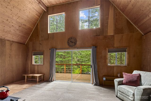 4771 Kachess Lake Road, Easton, WA 98925
