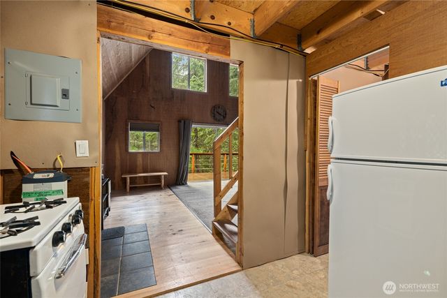 4771 Kachess Lake Road, Easton, WA 98925