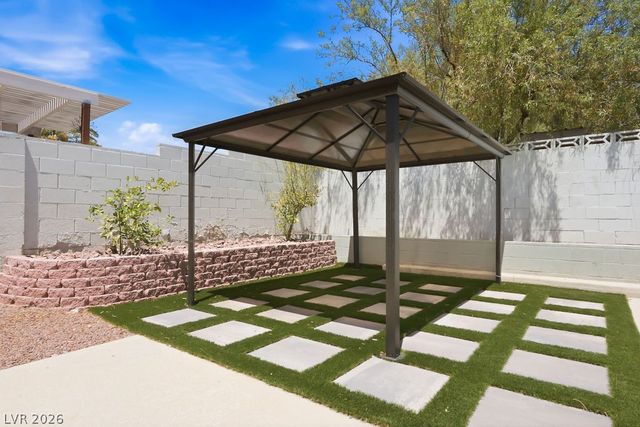 3700 Briarglen Lane, Las Vegas, NV 89108