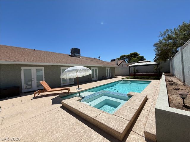 3700 Briarglen Lane, Las Vegas, NV 89108