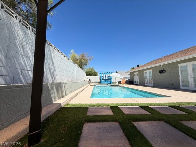 3700 Briarglen Lane, Las Vegas, NV 89108