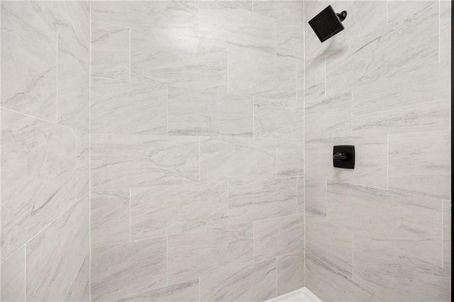 616 S Montclaire Drive, Olathe, KS 66061