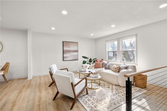 616 S Montclaire Drive, Olathe, KS 66061