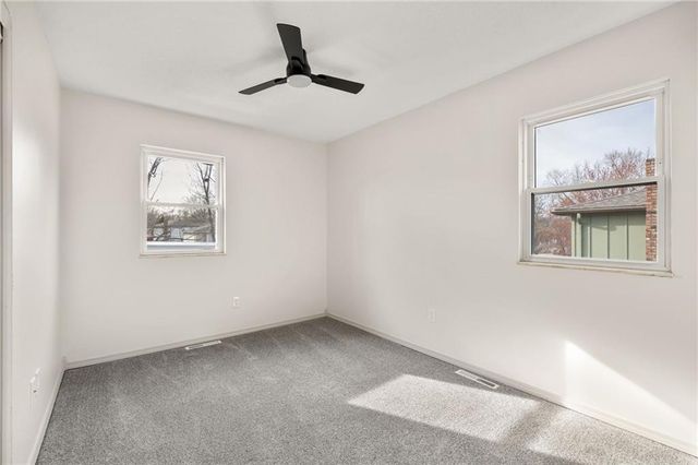 616 S Montclaire Drive, Olathe, KS 66061