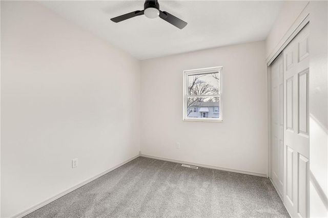 616 S Montclaire Drive, Olathe, KS 66061