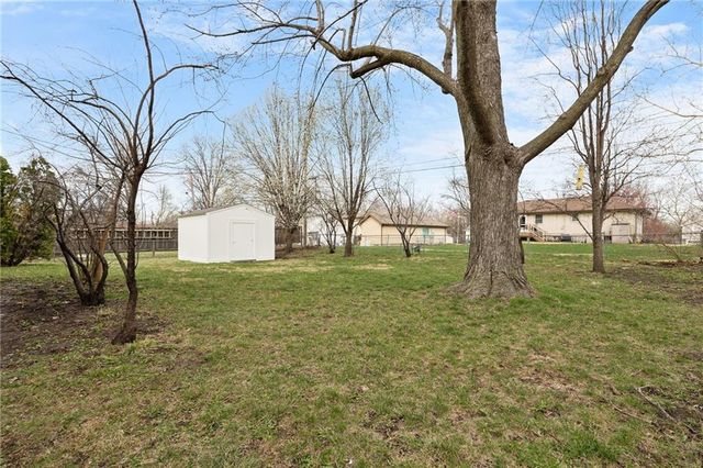 616 S Montclaire Drive, Olathe, KS 66061